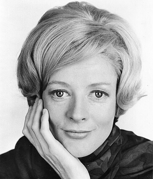 Dame Maggie Smith received the Fellowship in 1992