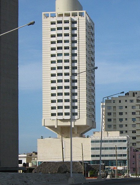 File:Maleconhabana1 (cropped).jpg