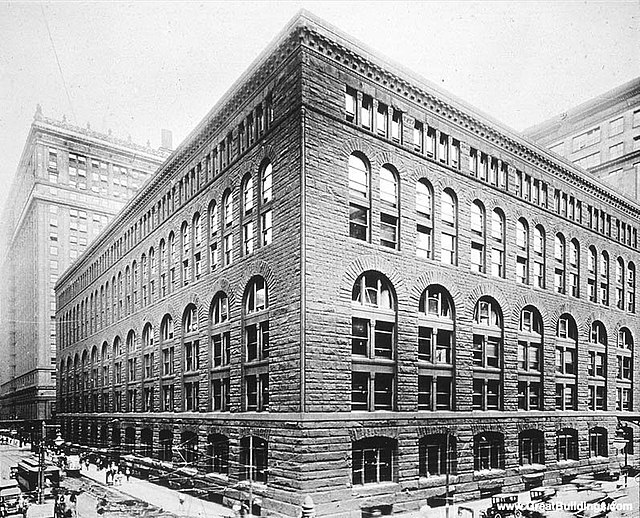 Marshall Field's Wholesale Store at Franklin Street, between Quincy and Adams Streets, designed by Henry Hobson Richardson, built 1887, razed c. 1930,