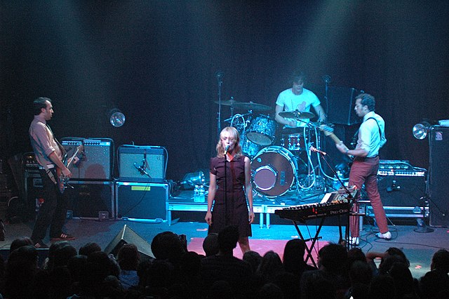 Metric live 2005