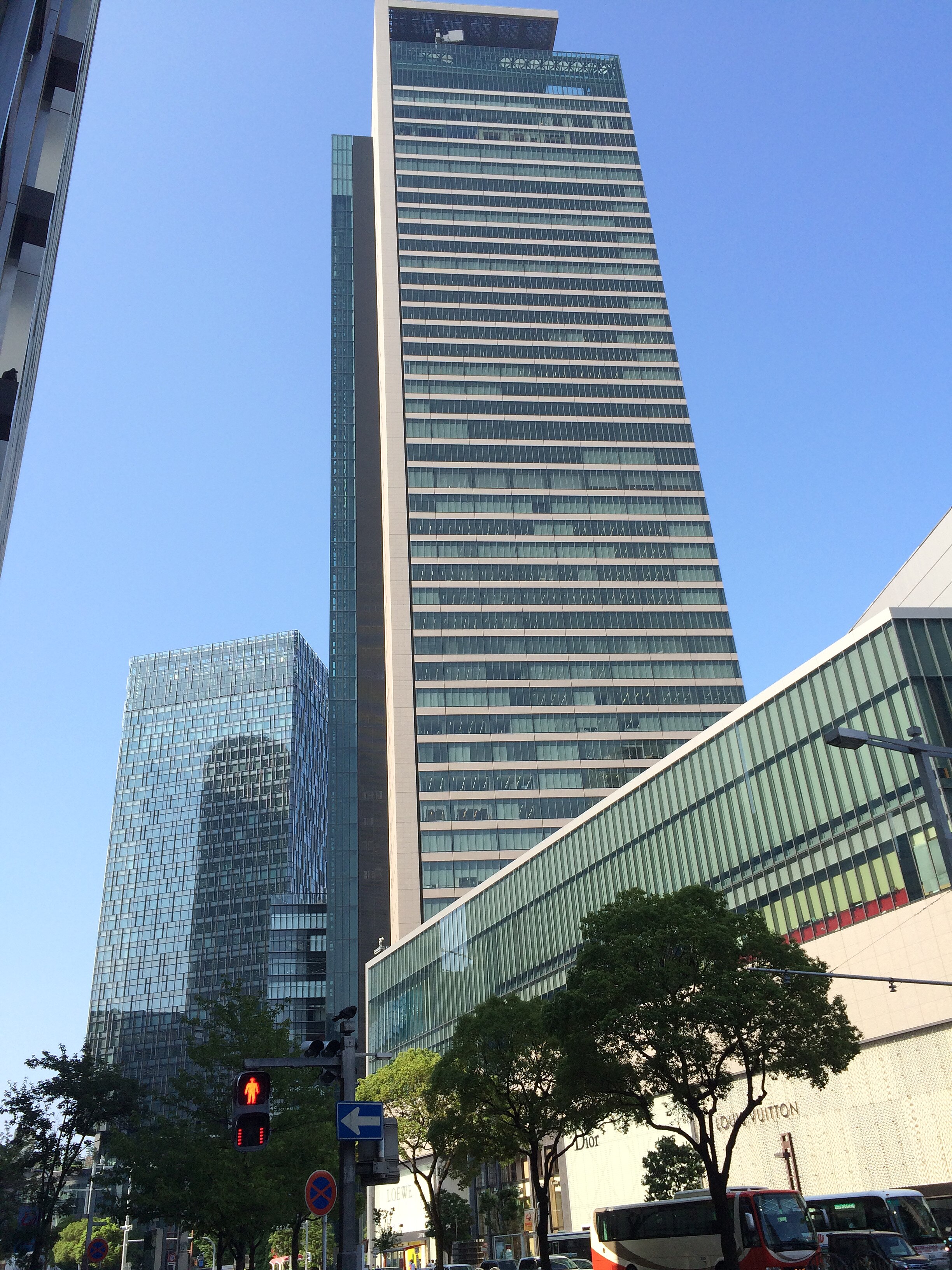 File:Louis-Vuitton-Midland-Square-Nagoya.jpg - Wikimedia Commons