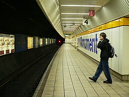 Station de métro Monument T&W - plate-forme 4 01.jpg