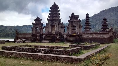 Munduk, Banjar, Buleleng Regency, Bali, Indonesië - panoramio.jpg