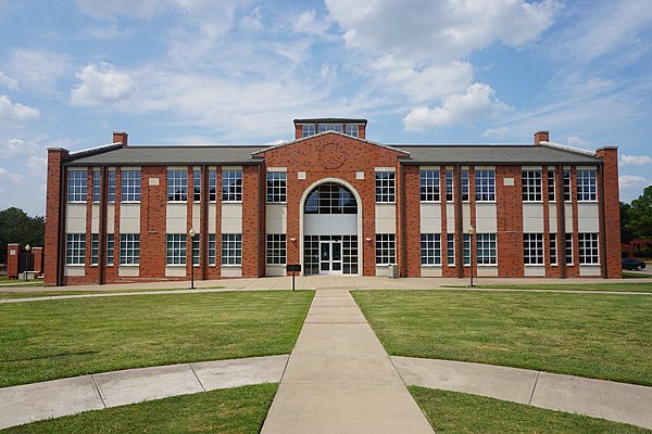 The Richard M. Sanchez Library at Navarro College