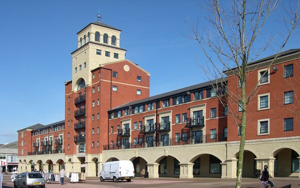 Image: New Housing by Wolverhampton Open Air Market   geograph.org.uk   372935