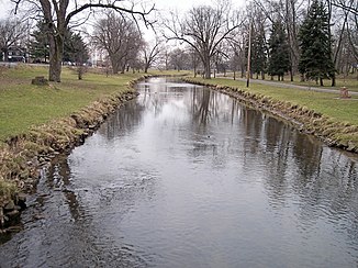 West Branch Nimishillen Creek i byen Canton