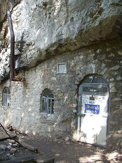 Az Odvas-kői-sziklaüreg bejárata