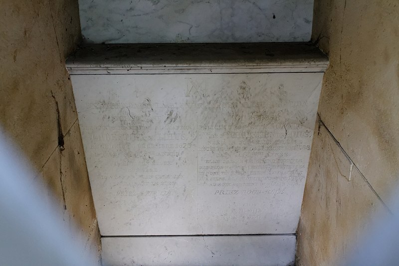 File:Père-Lachaise - Division 42 - Chrétien de Lihus 01 - 03.jpg