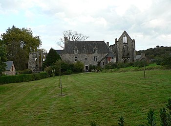 Paimpol abbaye beauport 102005.JPG