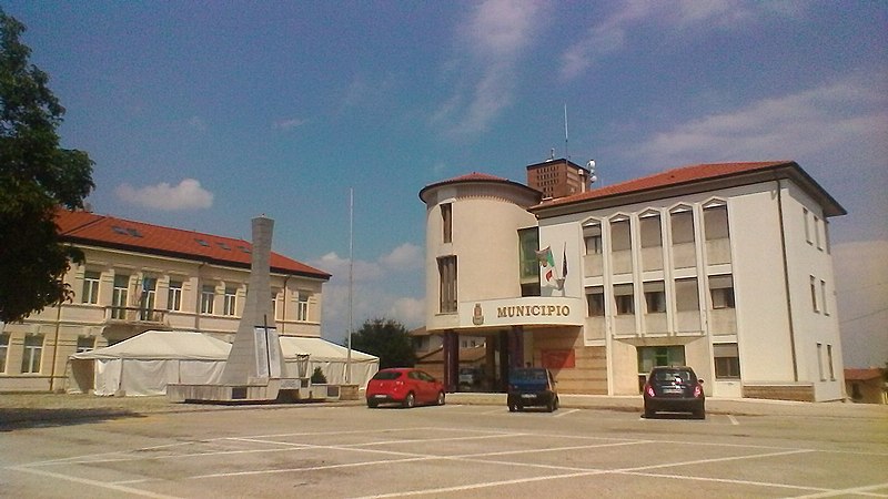 File:Palazzina municipale (Monte di Malo) 01.jpg