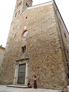 Sognekirken Sant'Andrea (Sarzana) - facade 2022-08-26.jpg