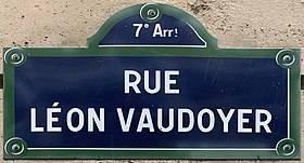 Voir la plaque.