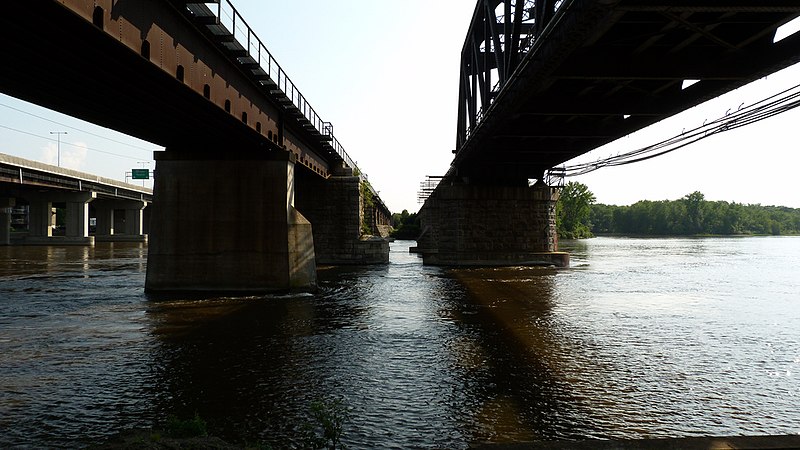 File:Pont Galipeaut Quebec 2011.jpg
