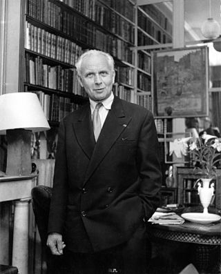 <span class="mw-page-title-main">Louis Aragon</span> French poet (1897–1982)