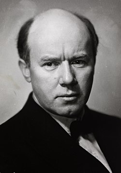 Portrett av David Monrad Johansen (1888-1974).jpg