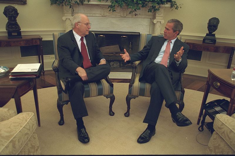 File:President Bush and Vice President Cheney Meet in the Oval Office (18638297435).jpg