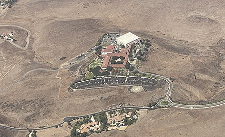 Aerial view of The Ronald Reagan Presidential Library in Simi Valley, California (2021).