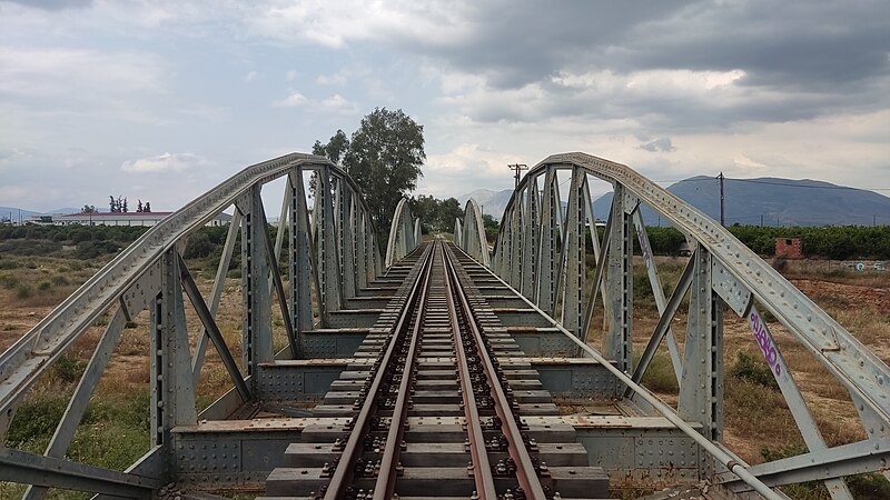 File:Rail bridge in Argos.jpg