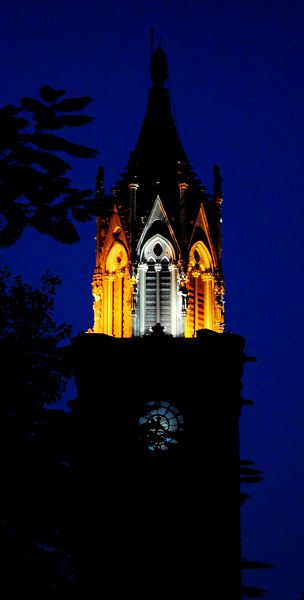 File:Rajabai Clock Tower night.jpg