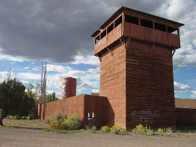 File:Remnants of Fort Courage in Houck, AZ 2.jpg