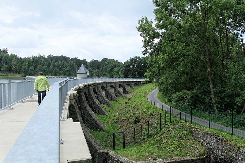 File:Remscheid Lennep - Panzertalsperre 26 ies.jpg