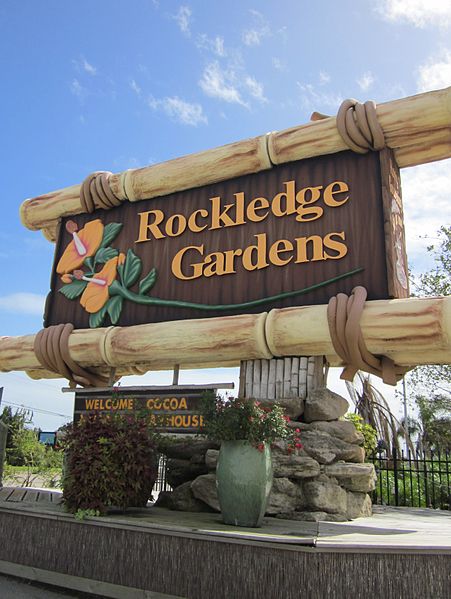 File:Road sign at entrance of Rockledge Gardens.jpg