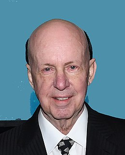 <span class="mw-page-title-main">Robert J. Warren</span> President of LECO Corporation (1933–2022)