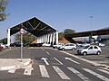 Estacionamento que serve ao Terminal - ao fundo vê-se o viaduto da Avenida Lix da Cunha