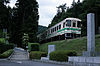 1991年に発生した列車衝突事故現場を走る信楽高原鉄道の車両