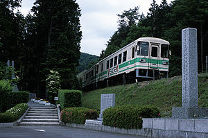 事故現場跡に建てられた慰霊碑