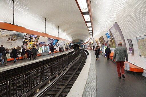 Saint-Michel metro station, Paris 8 April 2014 001
