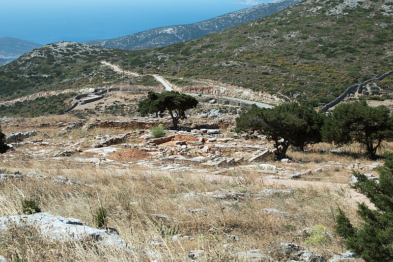 File:Sanctuary and Gate II, Archaeological site Ag. Andreas, Sifnos, 153588.jpg