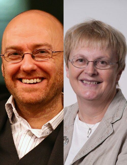 Harvie (left) with Eleanor Scott (right), co-convenors of the party between 2008 and 2011
