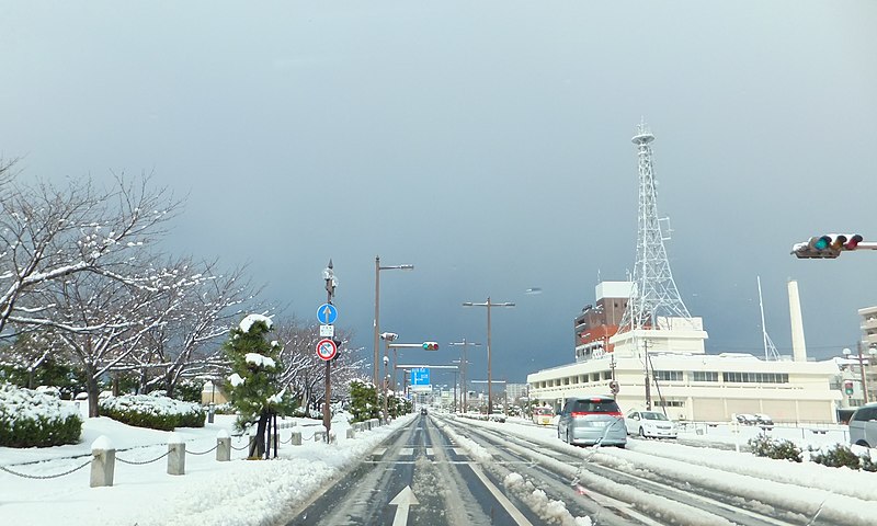 File:Sodeshitown Matsuecity Shimanepref Shimaneprefectural road 37 Matsue Kashima Mihoseki line.JPG