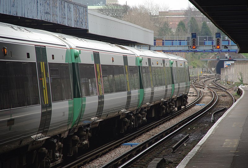 File:Southampton Central railway station MMB 13 377443.jpg