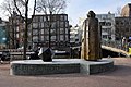 Monumento a Espinoza perto do local onde ele viveu em Amsterdã