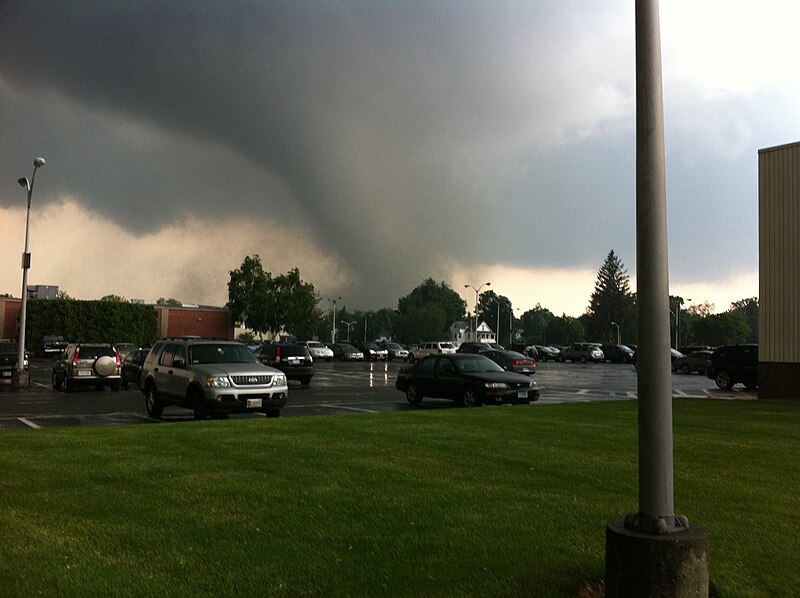 File:Springfield, MA Tornado 2011, June 1.jpg