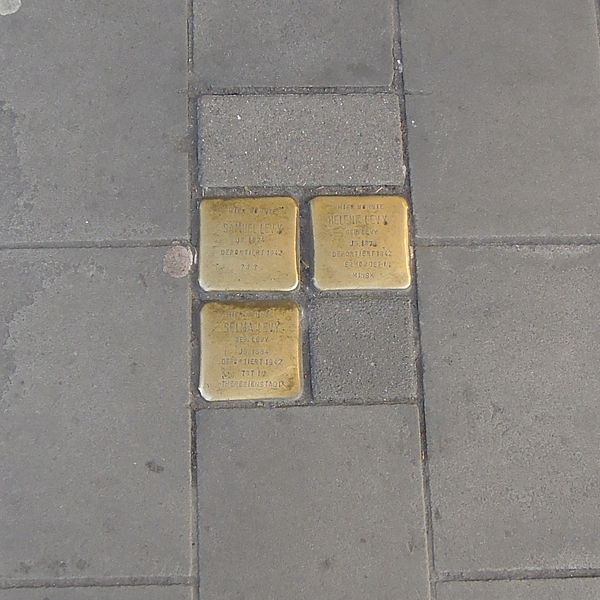 Datei:Stolpersteine Ratingen Oberstraße 42.jpg