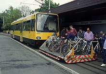 Wagen 1003 noch vor der Moderni-sierung mit alter Farbgebung (1991)