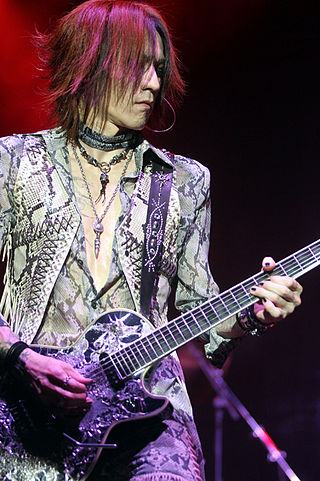 Fortune Salaire Mensuel de Yune Sugizo Combien gagne t il d argent ? 10 000,00 euros mensuels