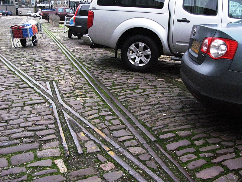 File:Sutton Wharf mixed gauge track.jpg