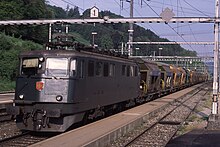 Ae 6/6 11453 mit Kieszug in Eglisau (2007)