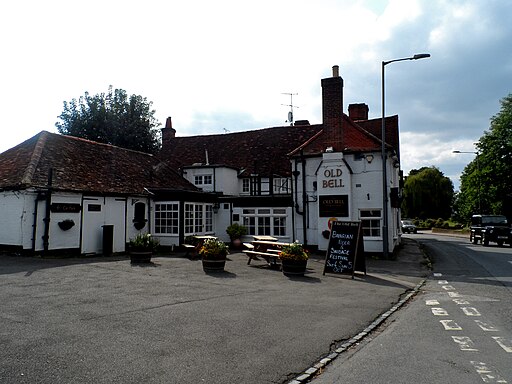 The Old Bell pub, Wooburn - geograph.org.uk - 4193640