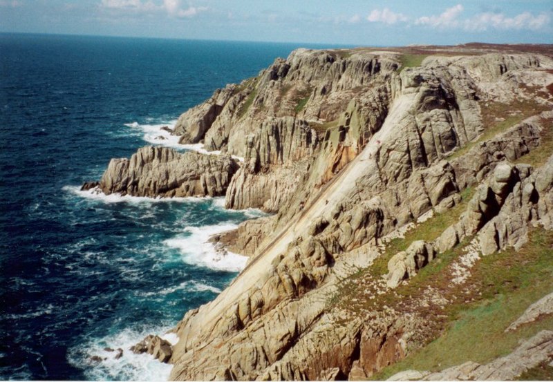 File:The Slide from St James's Stone - geograph.org.uk - 1674236.jpg