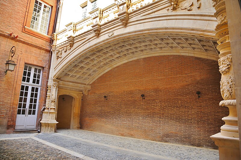 File:Toulouse - Voûte de l'hôtel de Bernuy.jpg