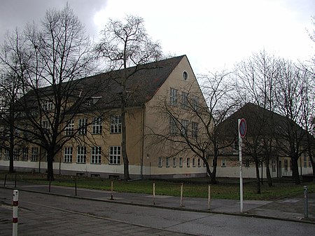 Treskowallee Roemerweg Schule