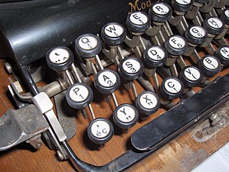 Typewriter Adler No. 7 (3).jpg