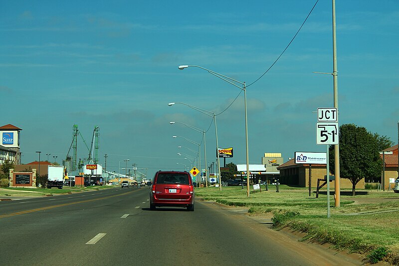 File:US81 North - Jct OK51 Sign (39393073624).jpg