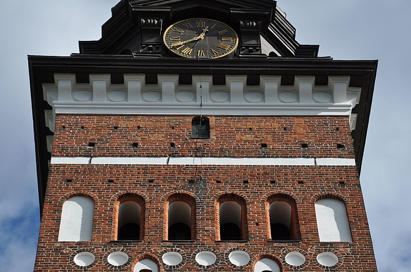 File:Västerås Domkyrka tornet från V 2.jpg