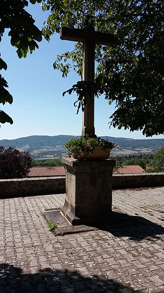 File:Véranne - Le Grand Chemin - Croix - Dos et paysage.jpg